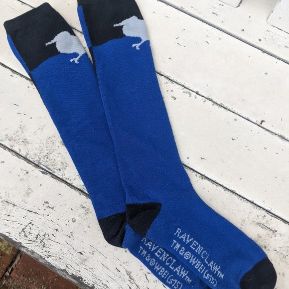 Harry Potter Ravenclaw T Shirt, Cookbook, Tie and Socks Bundle Set of 4 - Picture 12 of 14